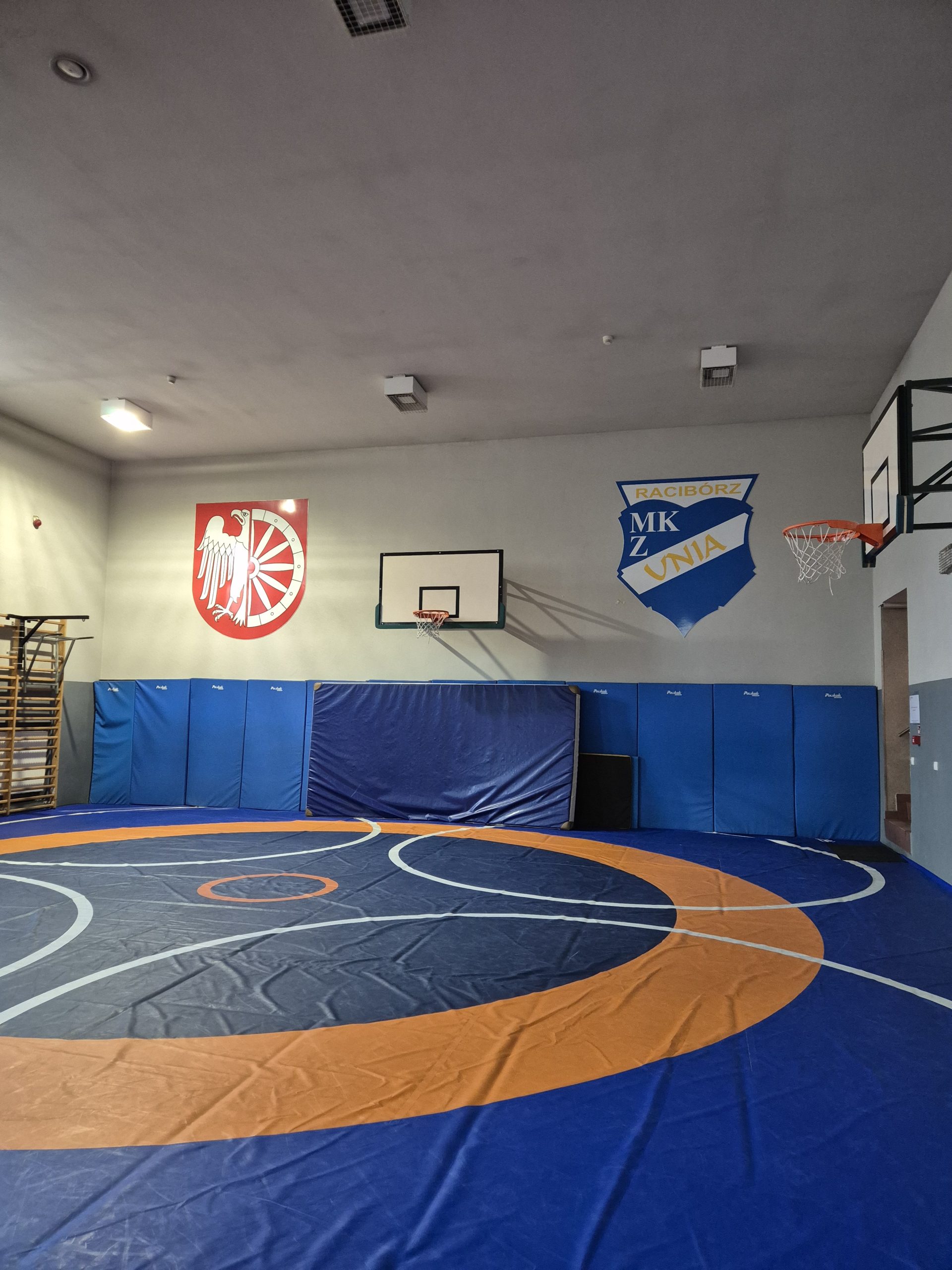 Hala sportowa MKZ Unia Racibórz z wyposażeniem sportowym